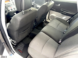 Kia Ceed (10 foto / 15)