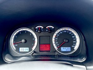 Volkswagen Golf (11 foto / 15)