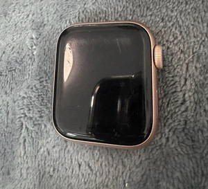 Apple Watch series 5 (3 foto / 3)