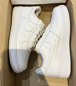 2 paari nike airforce 50€ (2 foto / 2)