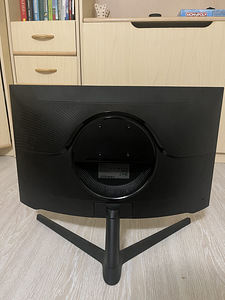 Продам игровой монитор Samsung Odyssey G5 27” (2 фото из 3)