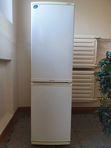 Холодильник Samsung (1 фото из 3)