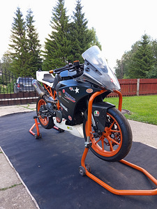 KTM RC 390 (1 фото из 8)