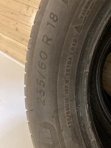 235/60 R18 Michelin Pilot Sport 4 SUV 107V XL (2 foto / 8)