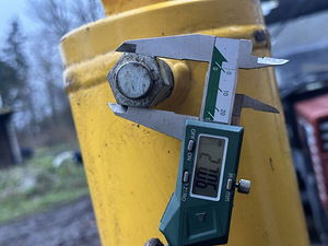 Puulõhkuja suur hüdrosilinder, hüdraulikasilinder (3 foto / 8)
