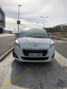 Peugeot 5008 1.6 HDI (4 foto / 12)