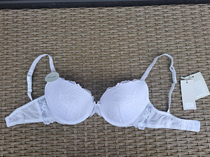 UUS F&F rinnahoidja, suurus: 70D (UK- 32D) (1 foto / 6)