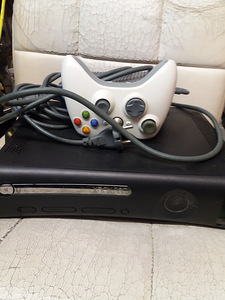 Xbox 360 (1 фото из 1)