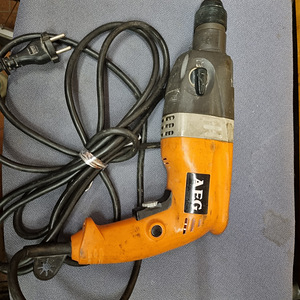 Elektripuur-perforaator AEG (1 foto / 2)