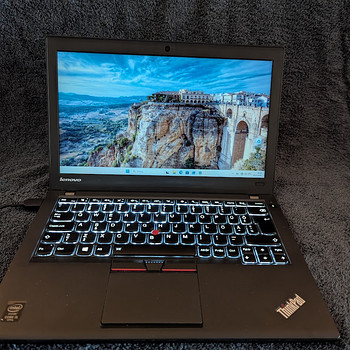 Lenovo X250 + dokkimisalus
