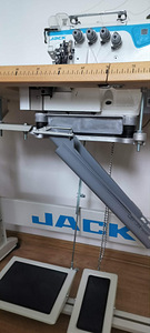 Overlok Jack E4 (4-niidiline) (6 foto / 6)