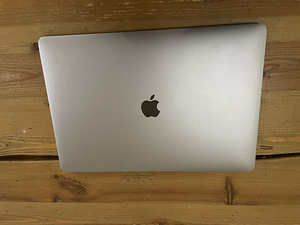 MacBook Pro 16” (2019 / i7 / 32 ГБ RAM / 512SSD) (2 фото из 6)