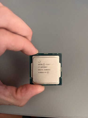 Mängukomplekt: i7-10700KF + B560M WiFi + 16