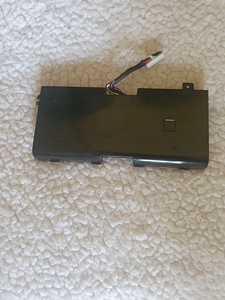 100% Originaal Dell / Alienware aku 2F8K3 (86Wh, tervis~90%) (2 foto / 3)