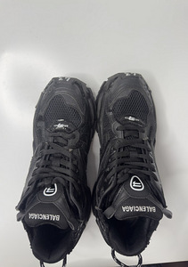 BALENCIAGA RUNNER (3 фото из 7)
