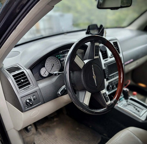 Chrysler 300c (2 foto / 3)