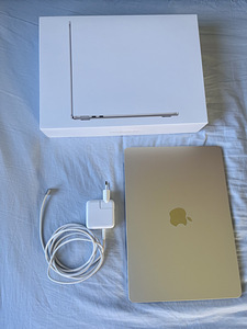 MacBook Air M2 2022, kuldne (3 foto / 10)