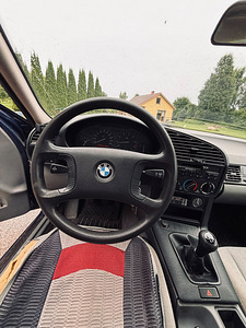 BMW 318i 1992 E36 (9 foto / 15)