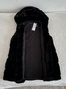 Ilus vest , M , Uus (1 foto / 4)
