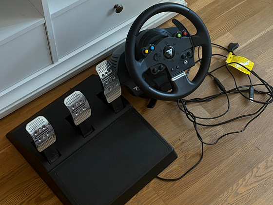 Игровой руль Thrustmaster force feedback