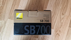 Nikon SB-700 Speedlight Flash (1 foto / 8)