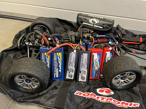 SUUR KOMPLEKT RC puldiauto Traxxas E-Revo, 4WD, 1/8 + lisad (2 foto / 10)
