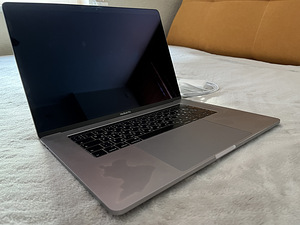 Apple MacBook Pro 15", 2019, i7, 16GB, RUS/ENG (4 foto / 9)