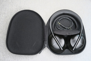 BOSE 700 Noise Cancelling Bluetooth kõrvaklapid (3 foto / 3)