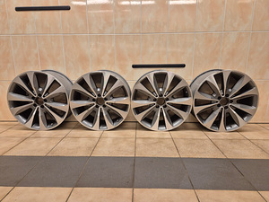 Mersedes Benz Veljed (4TK) (1 foto / 3)