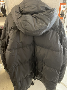 Куртка Prada (3 фото из 4)