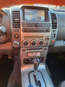 Nissan (5 foto / 10)