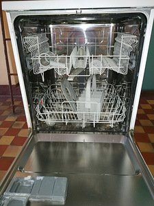 Посудомоечная машина Electrolux (1 фото из 2)