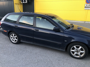 Volvo v40 1.9d 85kw (2 foto / 6)