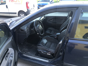 Volvo v40 1.9d 85kw (4 foto / 6)