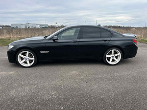 BMW 740 F01 M-PACK FACELIFT (9 фото из 13)