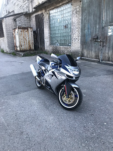 Kawasaki Ninja zx-6r (2 foto / 3)