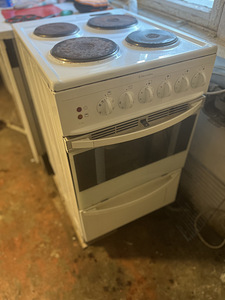 Electrolux Elektripliit ahjuga (1 foto / 3)