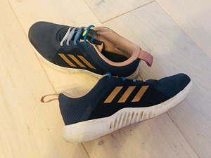 Adidas tossud suurus 37(23cm) (2 foto / 2)