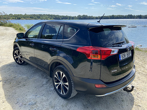Toyota RAV4 (3 foto / 7)