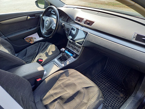 VW Passat 1.6 TDI (77kw ) 2012a. (10 foto / 10)