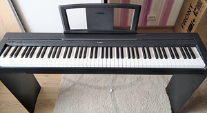 Дигитальное пианино Yamaha P-35 (2 фото из 5)