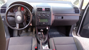 Volkswagen Touran 1.9 77kW (14 foto / 14)