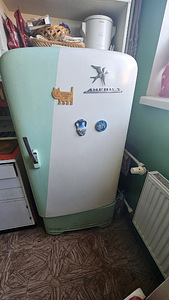 Продается классный, работающий ретро холодильник "Dnepr3", примерно 1970 года. 1...
