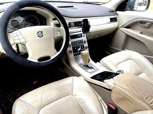 Volvo XC70 (8 фото из 15)
