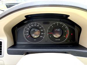 Volvo XC70 (12 фото из 15)