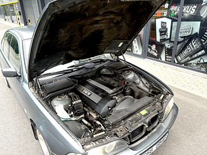 BMW 525 (14 foto / 15)