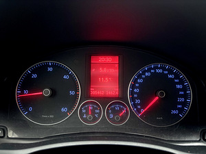 Volkswagen Golf (11 foto / 15)