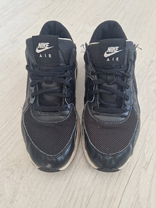 Nike tossud s 37,5 (1 foto / 3)