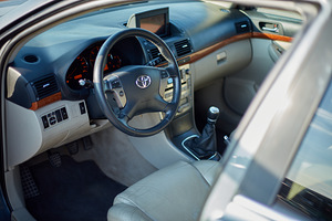 Toyota Avensis Facelift (7 foto / 13)