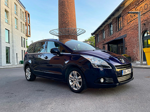 Peugeot 5008 DIISEL / AUTOMAAT / PANORAAM / TÜ 02.2025 (1 foto / 15)